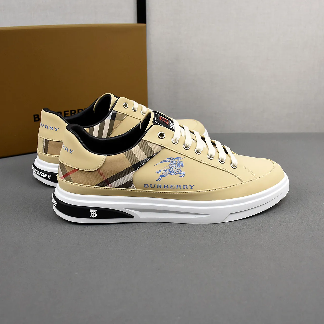 PP400⛳️⛳️⛳️Burberry [Burberry] fashionable sports and casual shoes, the upper is made of first-layer cowhide with plaid material, first-layer pigskin lining, and rubber outsole. Men's size 38-44.